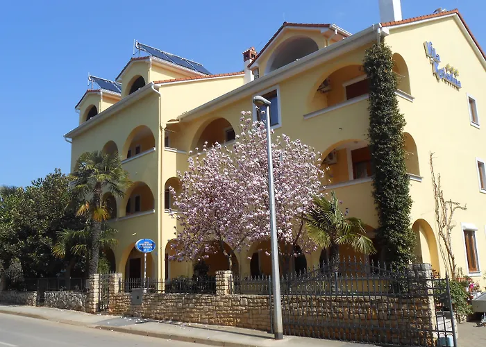 Kristina Bed & Breakfast 3*