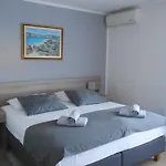 Kristina B&B 로비니