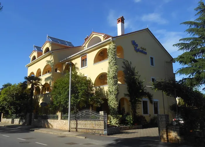 Couette-café Kristina 3*