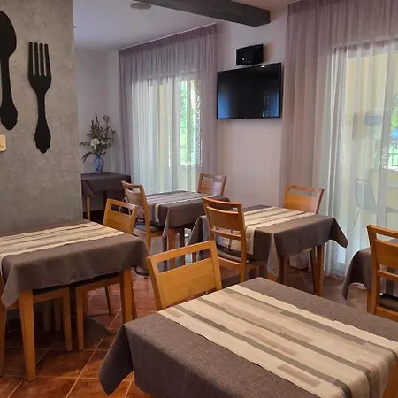 Bed & Breakfast Kristina 3*